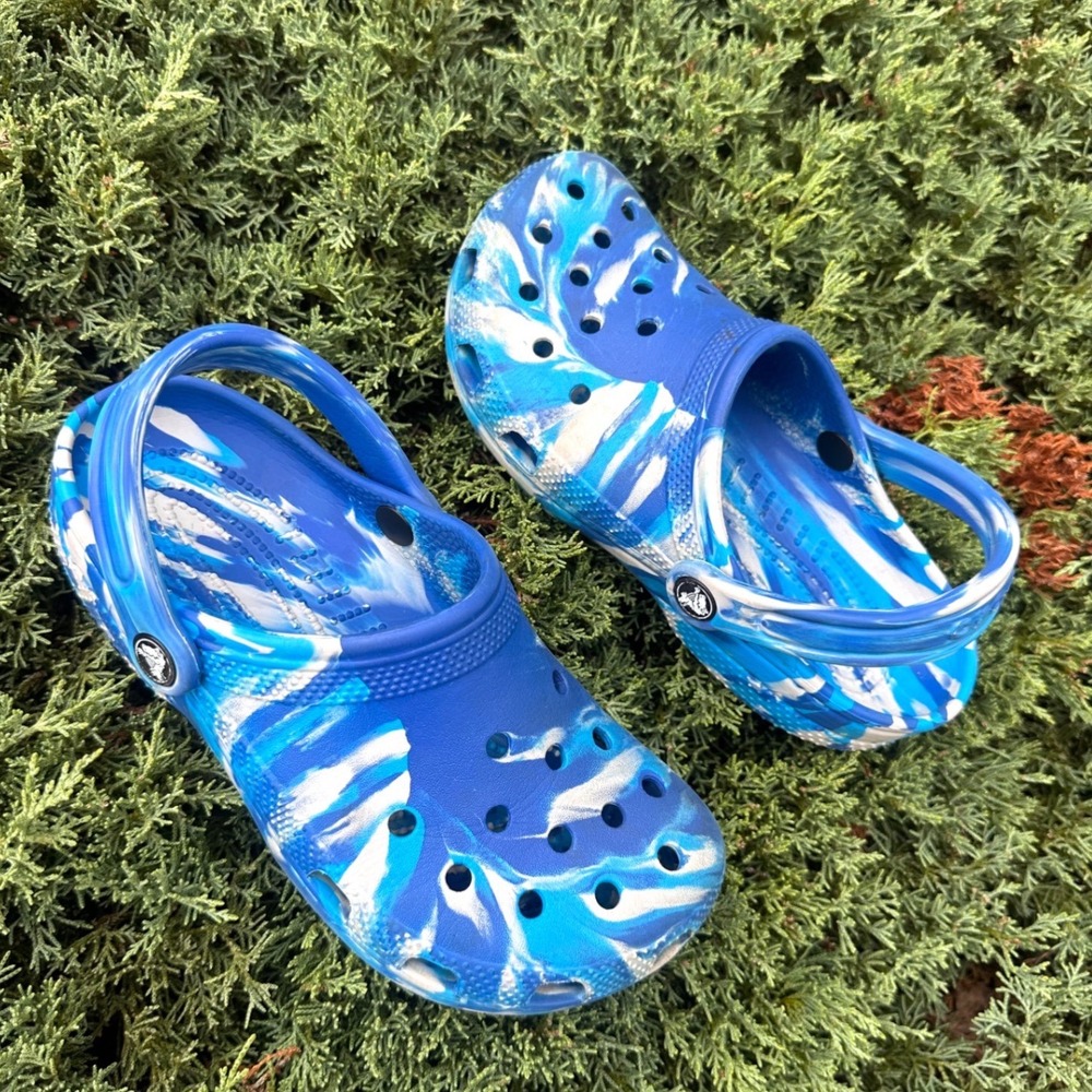 Crocs Kids Classic Marbled Tye Dye Clogs Big Kids Size J5 Blue Marble Swirl